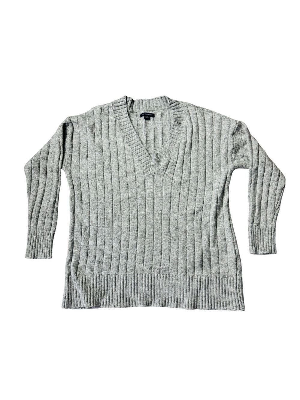 American Eagle Gray Classic V-Neck Ribbed Sweater cuffed wrists and hem  size M